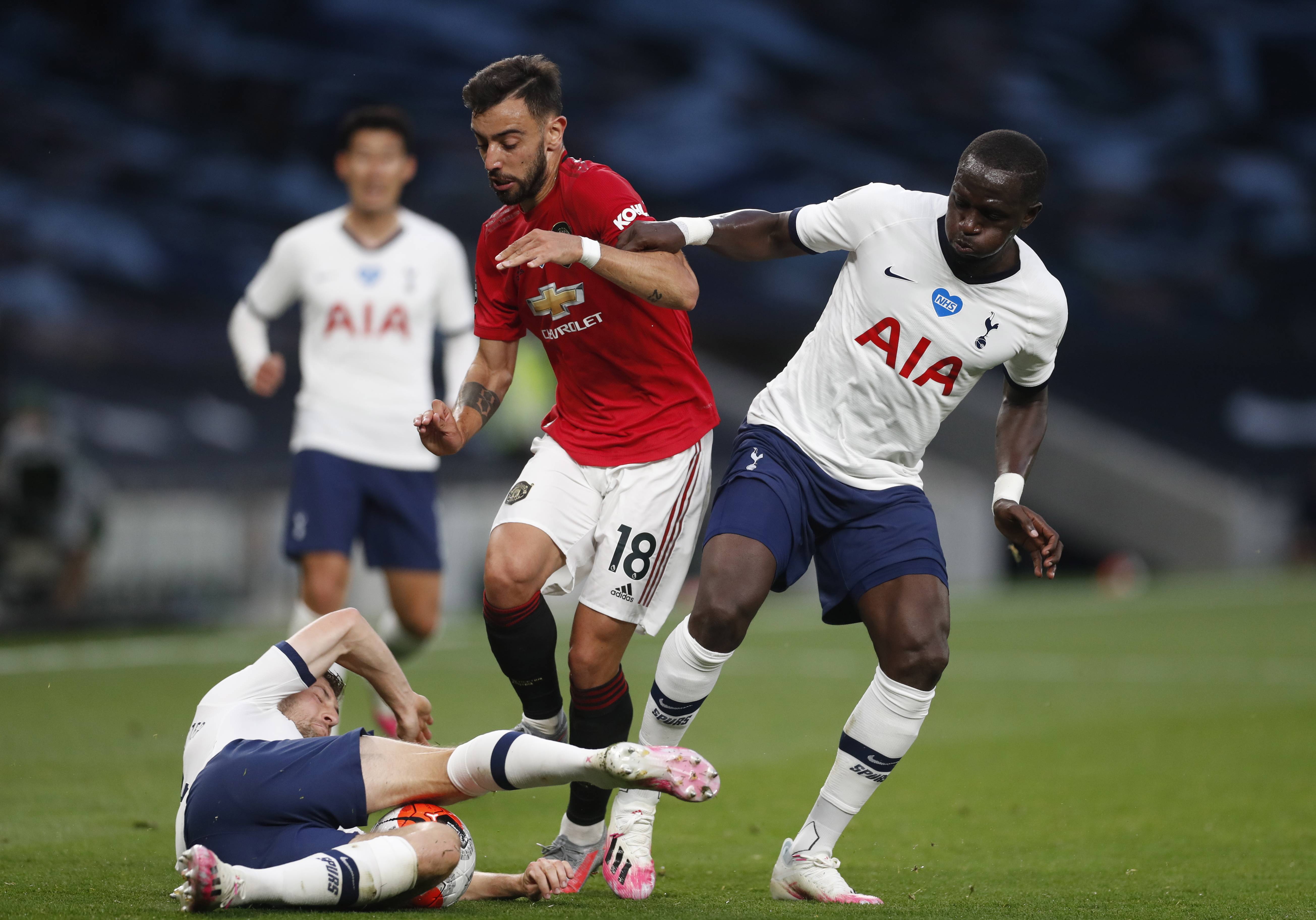 边路甚至后 边路甚至后